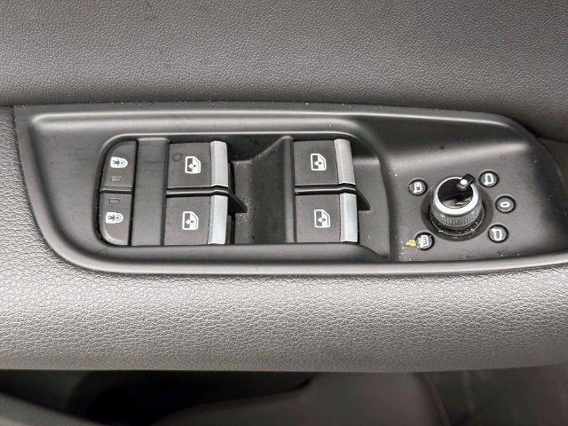 Used 2023 Audi Q7 2.0T Premium w/ Convenience Package AWD/4WD image 25