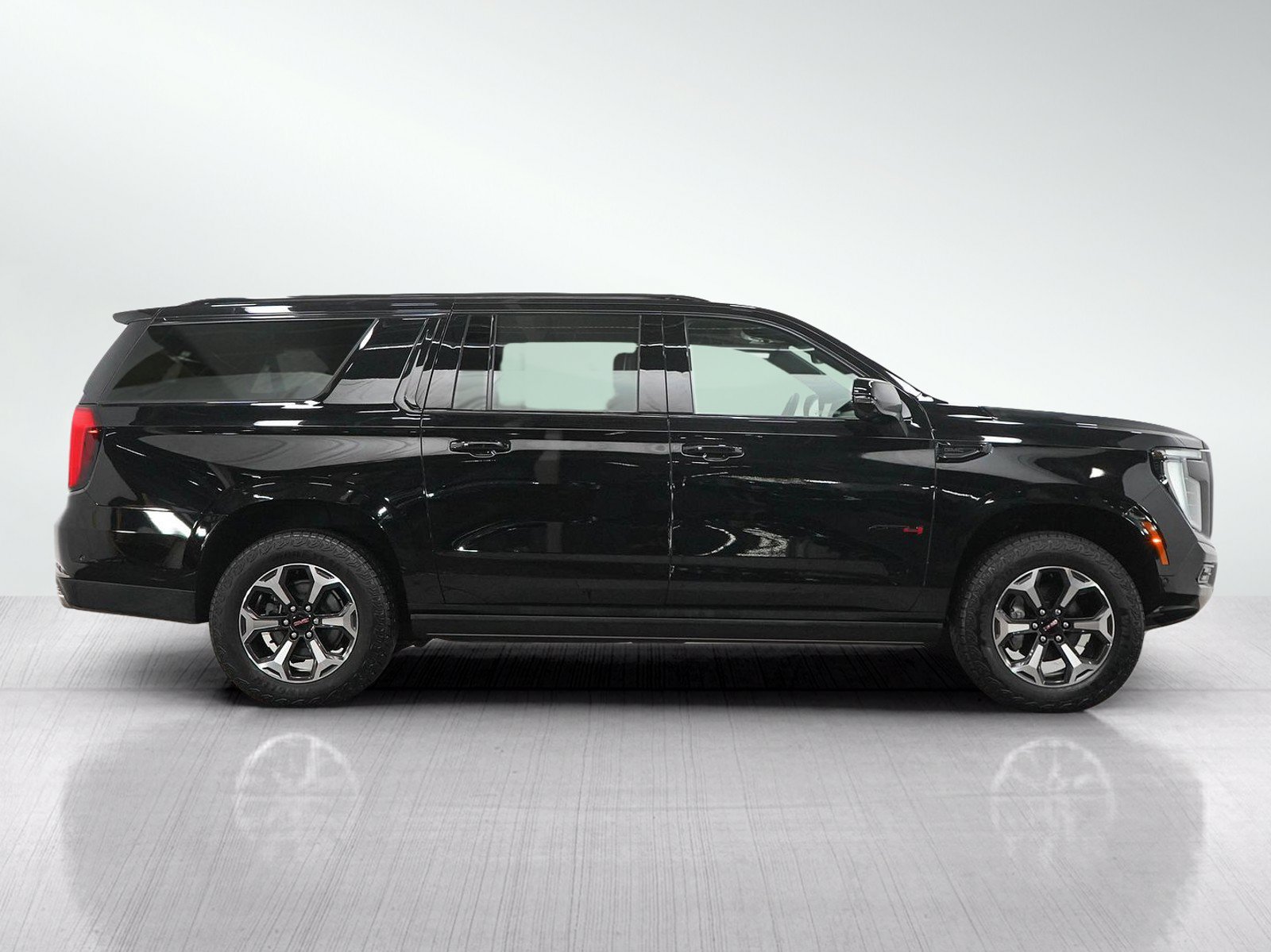 Used 2026 GMC Yukon XL AT4 Ultimate AWD/4WD image 7