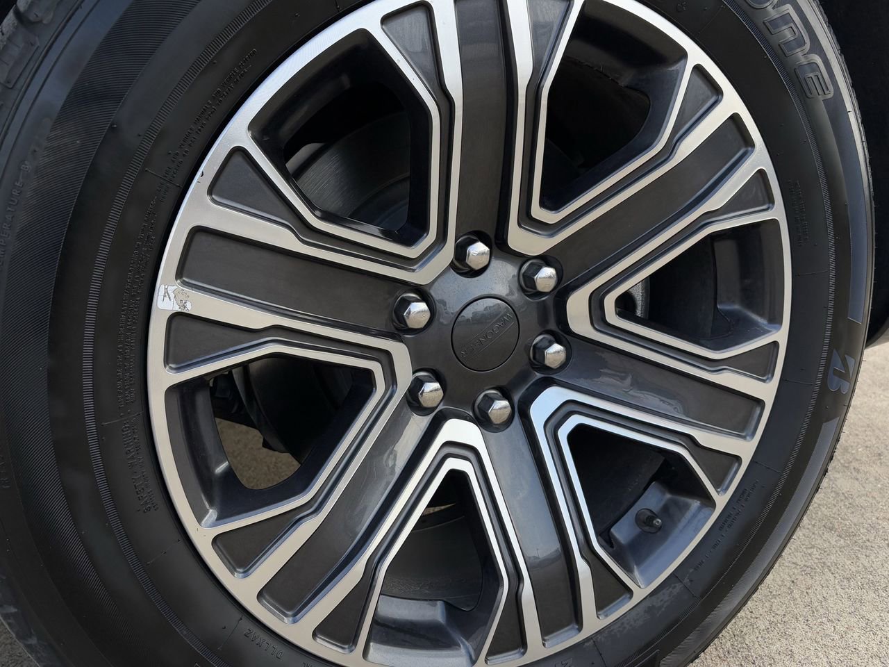 Used 2024 Jeep Wagoneer L Series II image 11