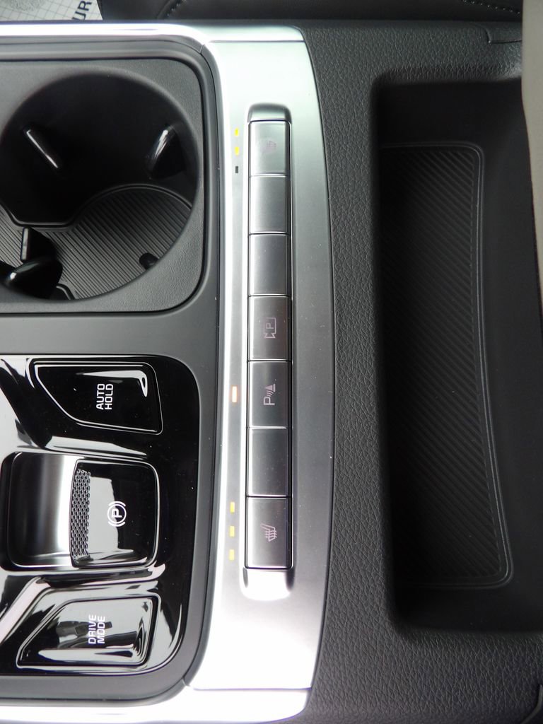 New 2026 Kia Carnival EX FWD image 23