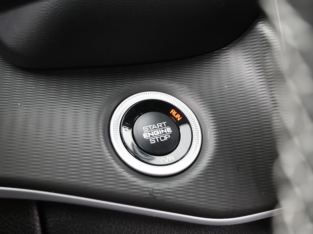 Used 2025 Jeep Grand Cherokee Laredo image 25