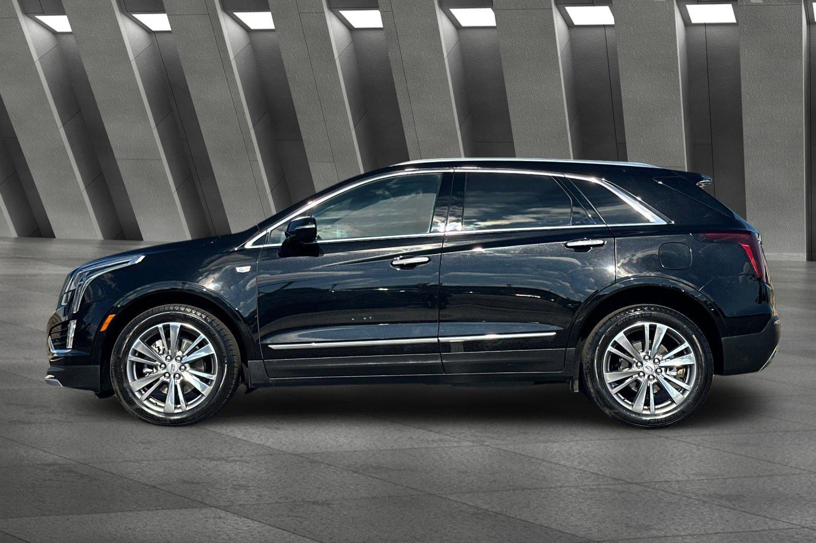 Certified 2025 Cadillac XT5 Premium Luxury image 7