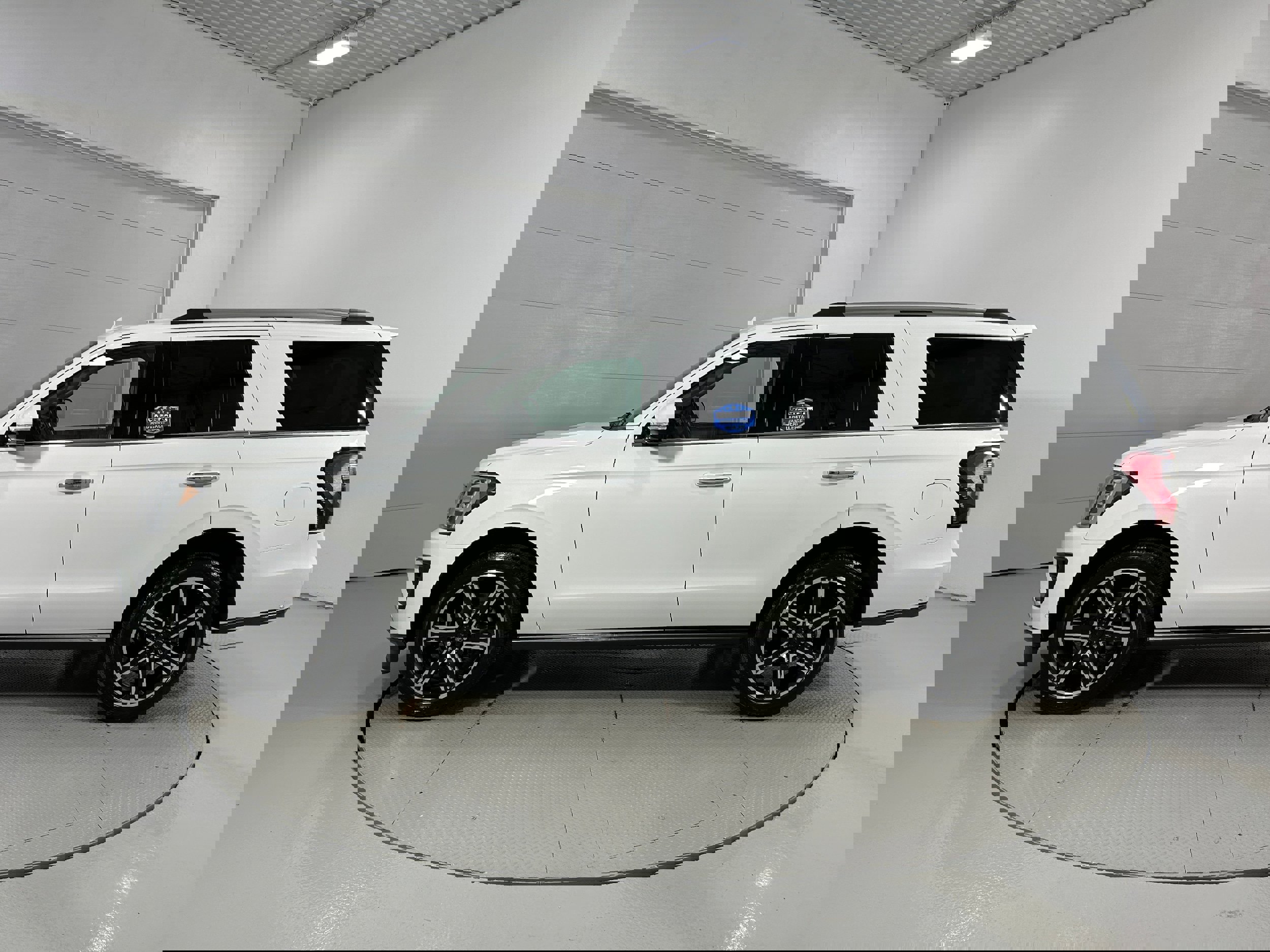 Used 2021 Ford Expedition Limited image 22