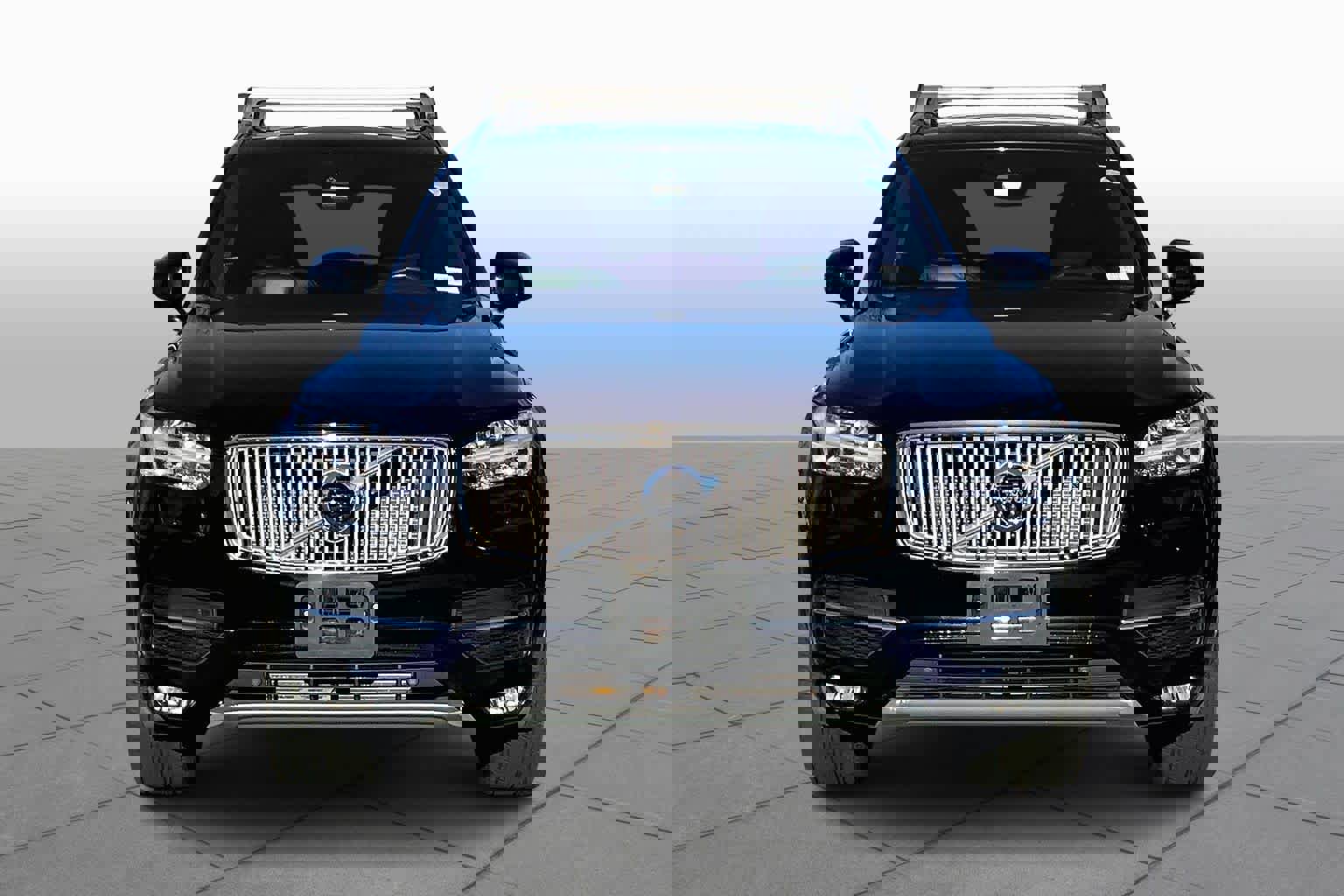 Used 2017 Volvo XC90 T6 Inscription w/ Vision Package image 3