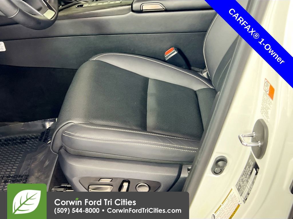 Used 2025 Lexus LX 600 4WD w/ Interior Upgrade Package image 22