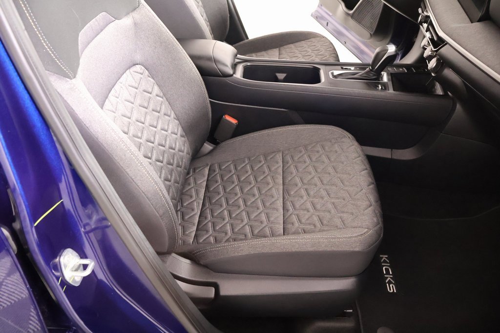 Used 2025 Nissan Kicks SV w/ SV Premium Package image 13
