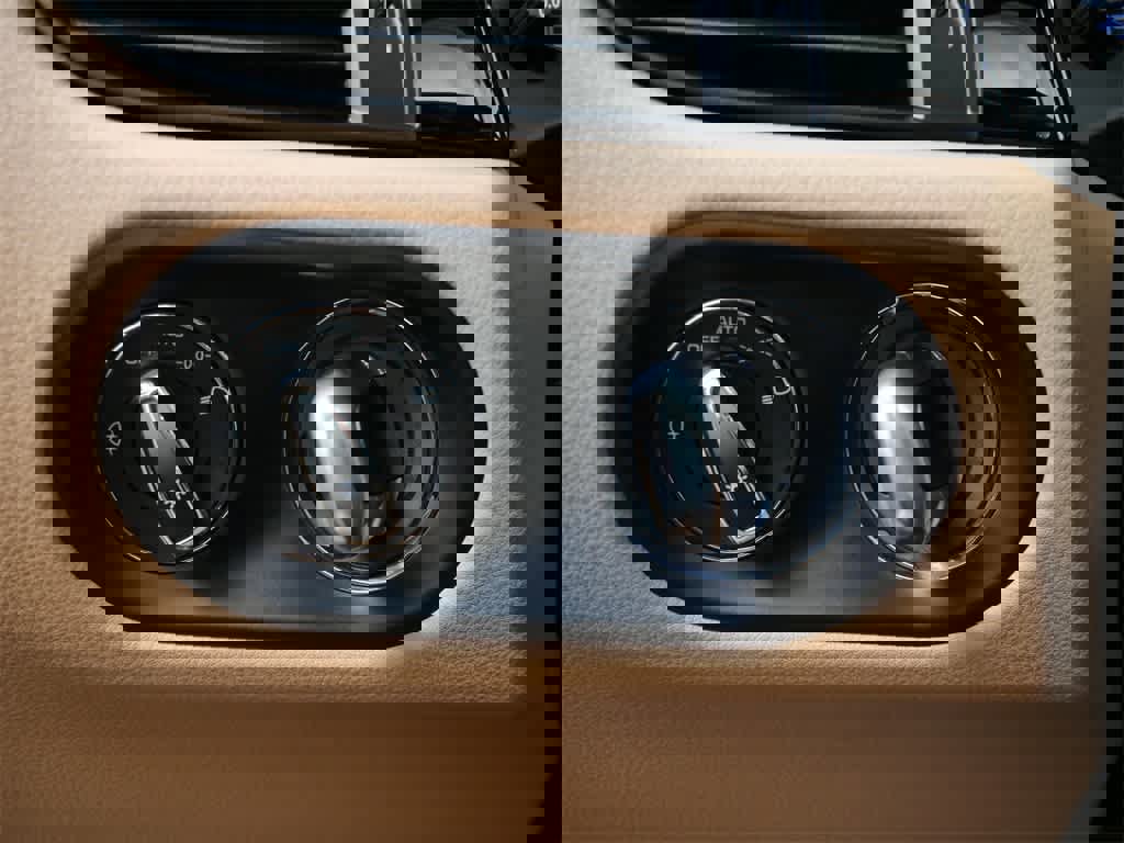 Used 2025 Porsche Macan image 18