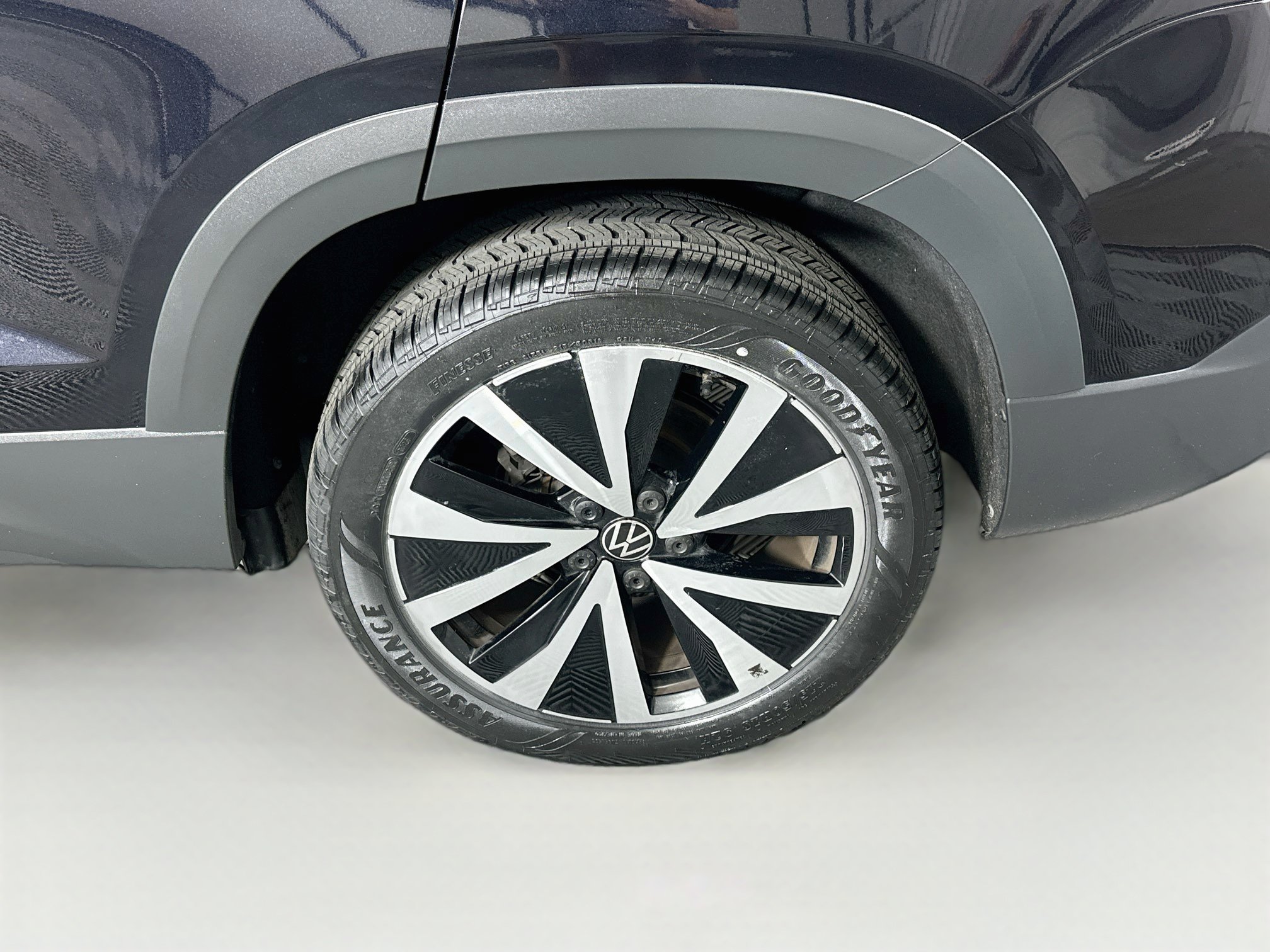 Used 2022 Volkswagen Taos SE FWD image 11