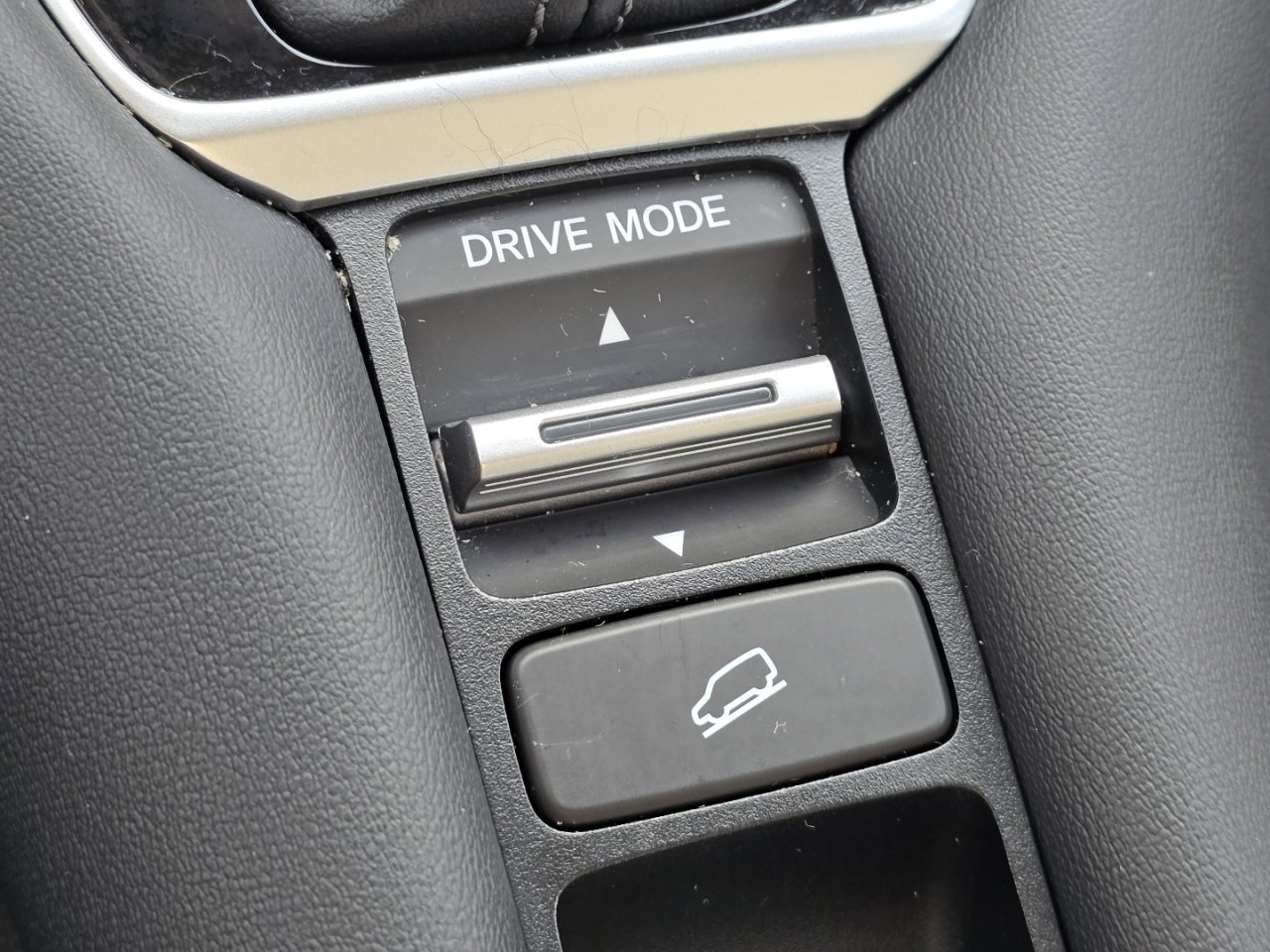 Certified 2024 Honda HR-V EX-L image 9