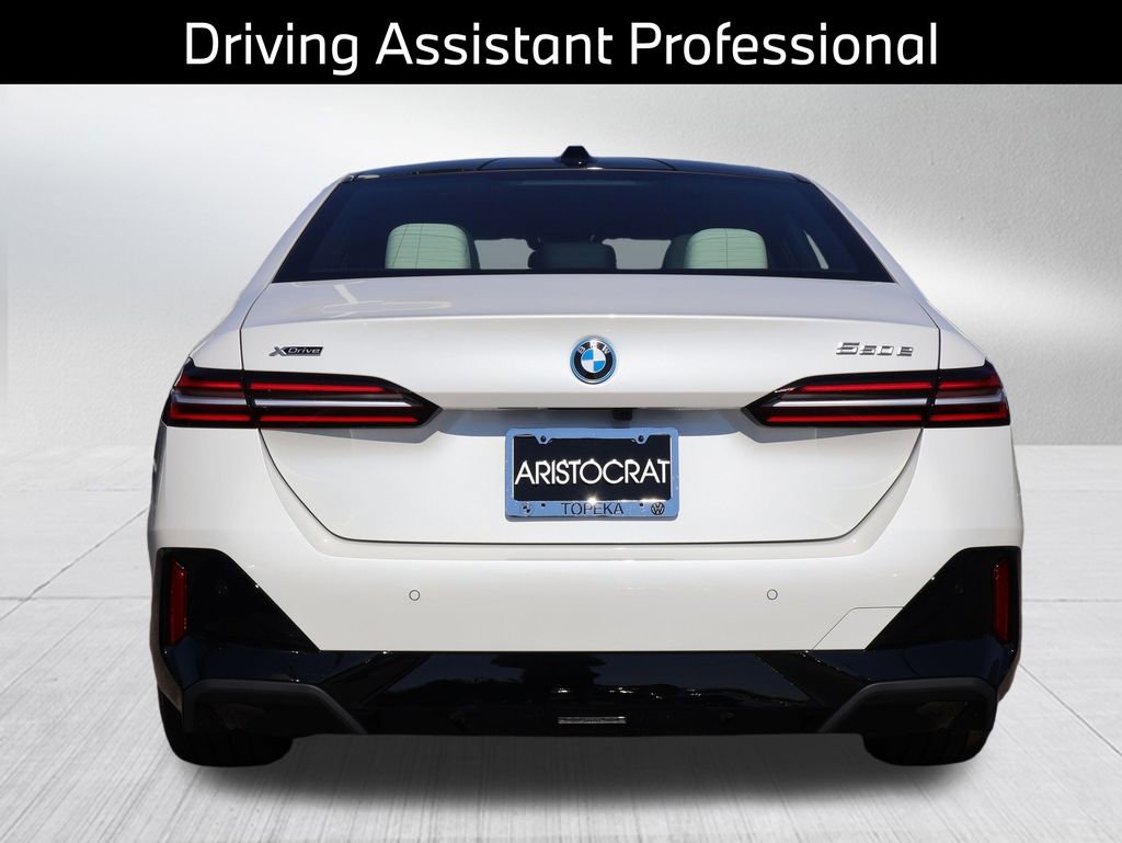 New 2026 BMW 550e xDrive AWD/4WD image 8