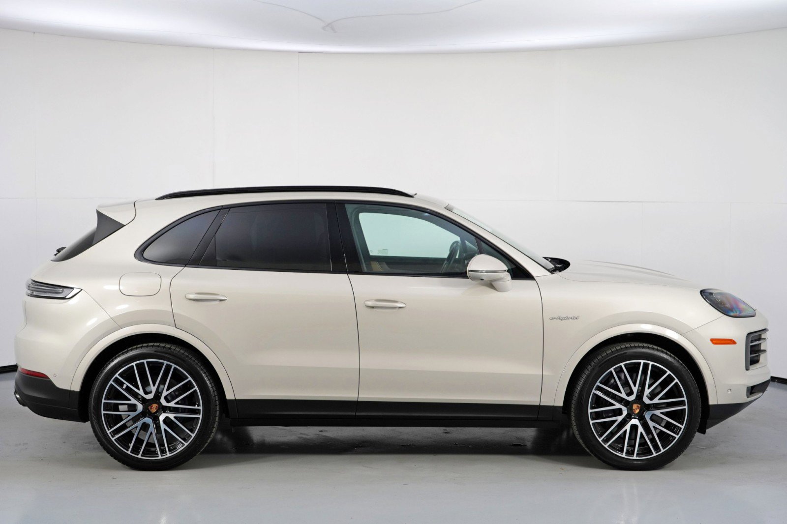 Used 2025 Porsche Cayenne E-Hybrid image 53