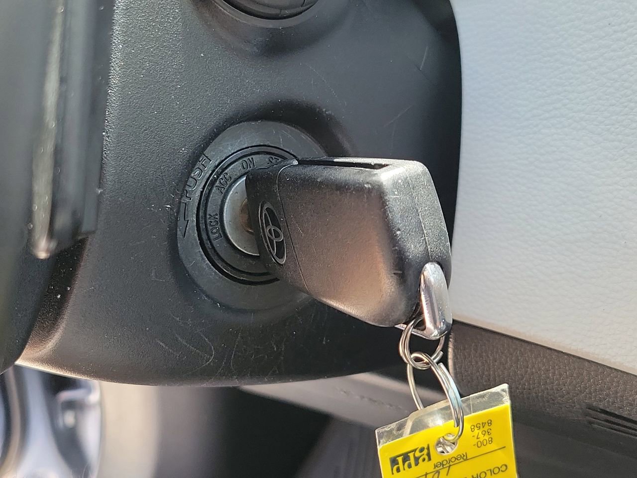 Used 2022 Toyota Corolla SE FWD image 29