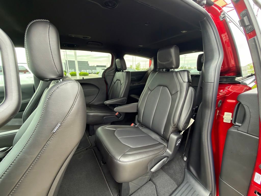 New 2027 Chrysler Pacifica Select FWD image 29