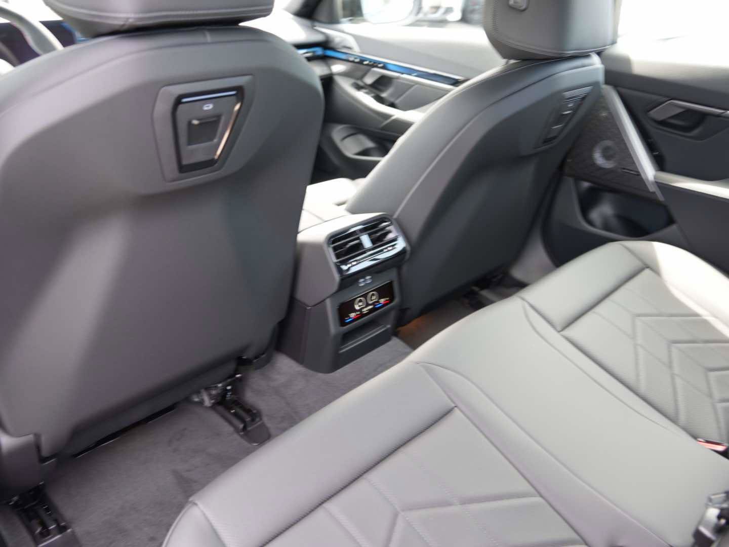 New 2026 BMW i5 M60 AWD/4WD image 10