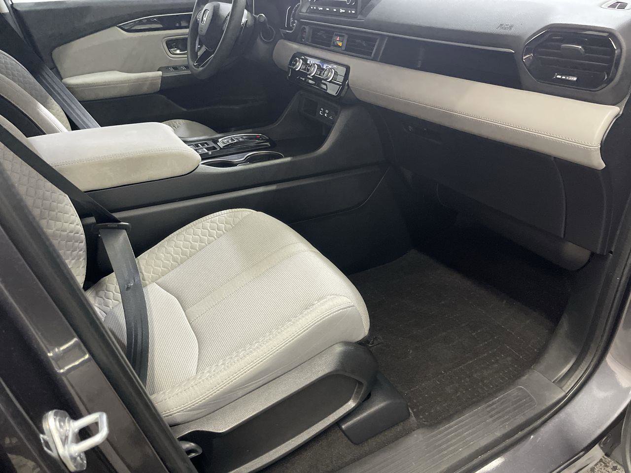 Used 2023 Honda Pilot LX image 24