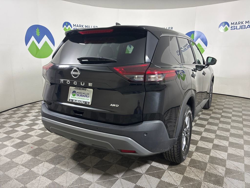 Used 2023 Nissan Rogue S AWD/4WD image 7