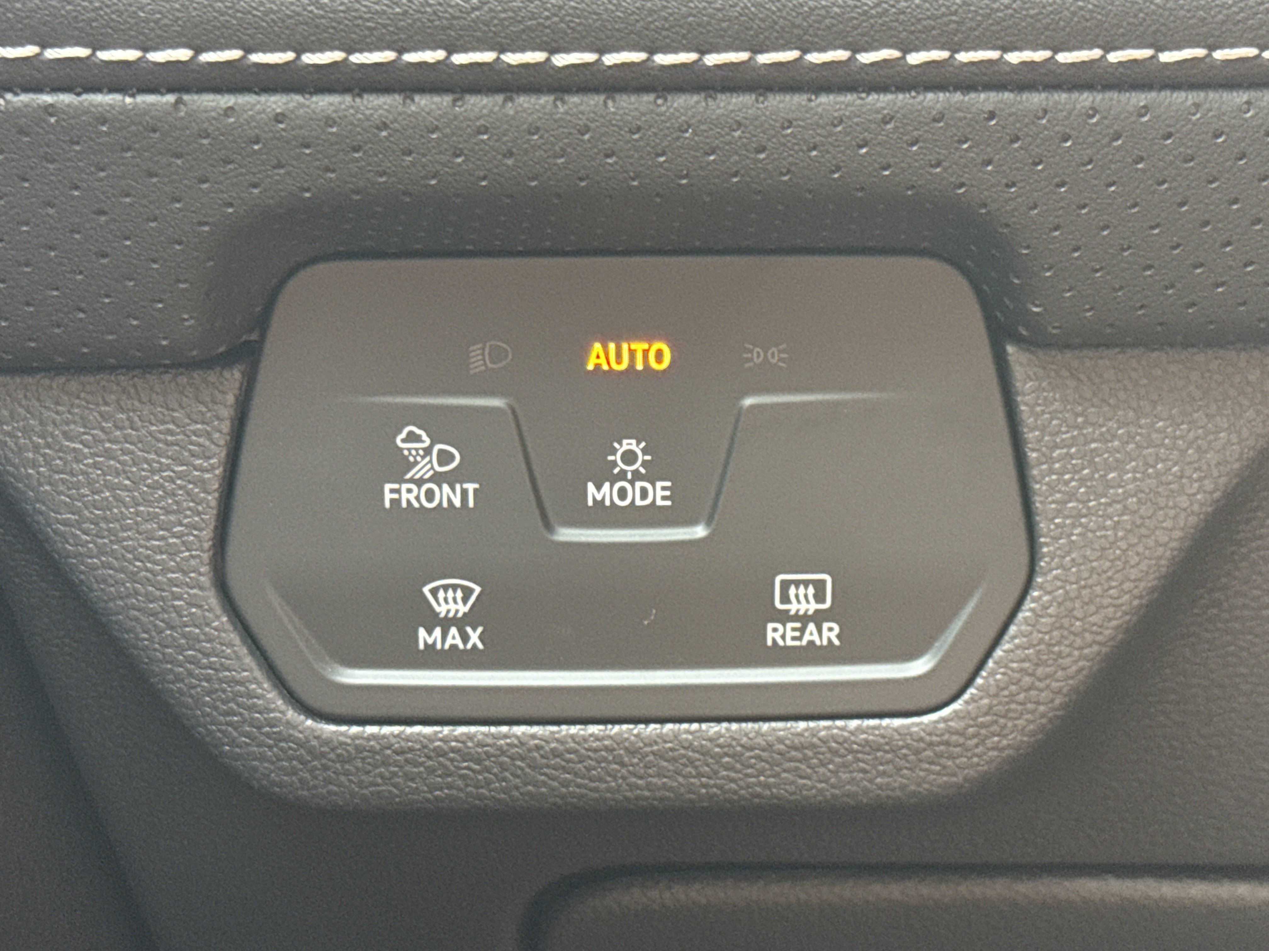 New 2026 Volkswagen Atlas Cross Sport SE image 10