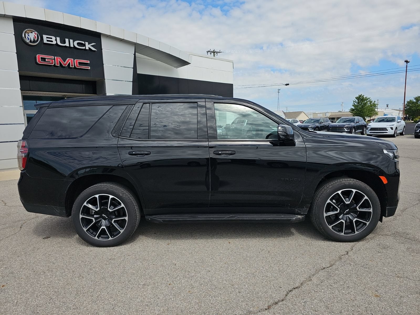 Used 2024 Chevrolet Tahoe RST w/ Luxury Package AWD/4WD image 8