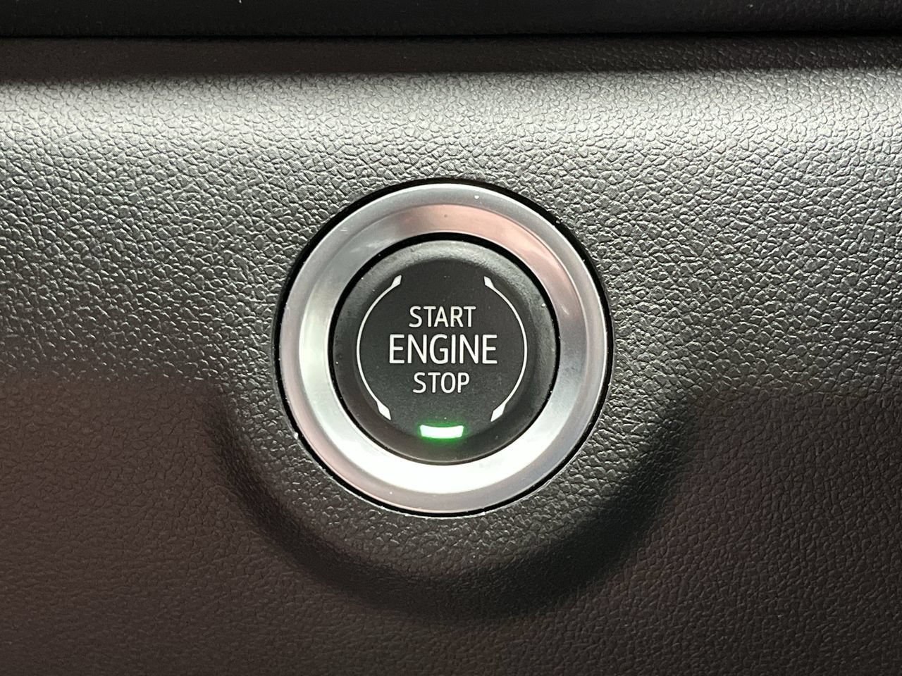 Certified 2025 GMC Terrain Elevation w/ Technology Package II AWD/4WD image 20