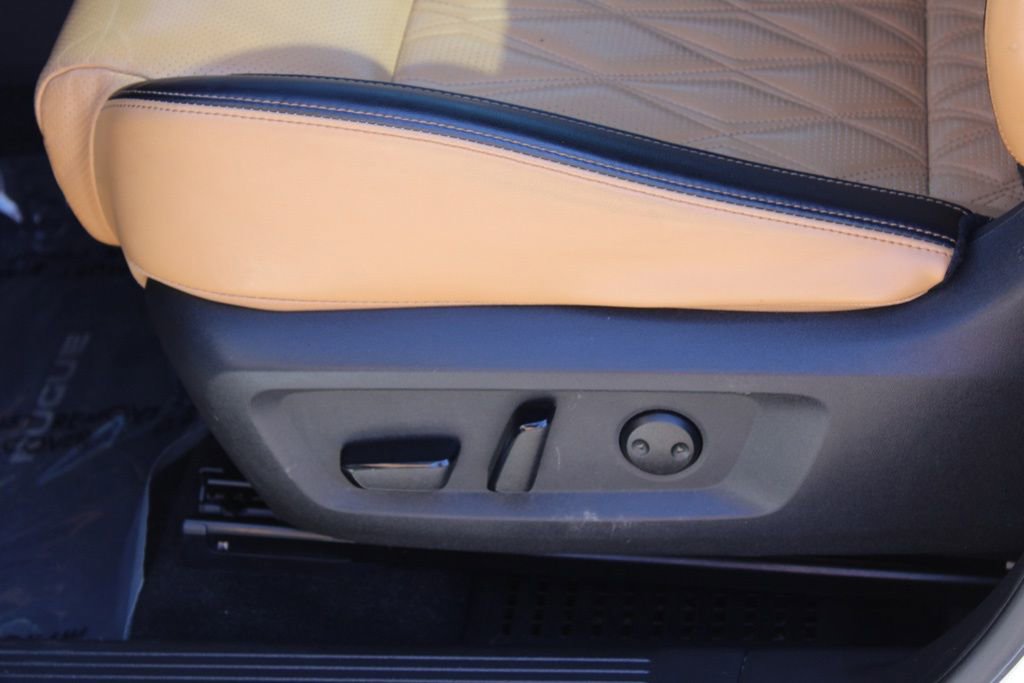 Used 2021 Nissan Rogue Platinum image 18