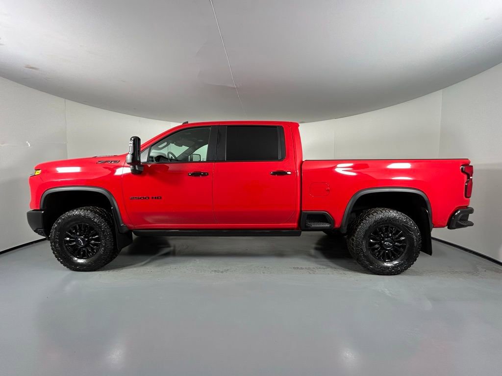 Used 2024 Chevrolet Silverado 2500 ZR2 w/ Technology Package AWD/4WD image 4