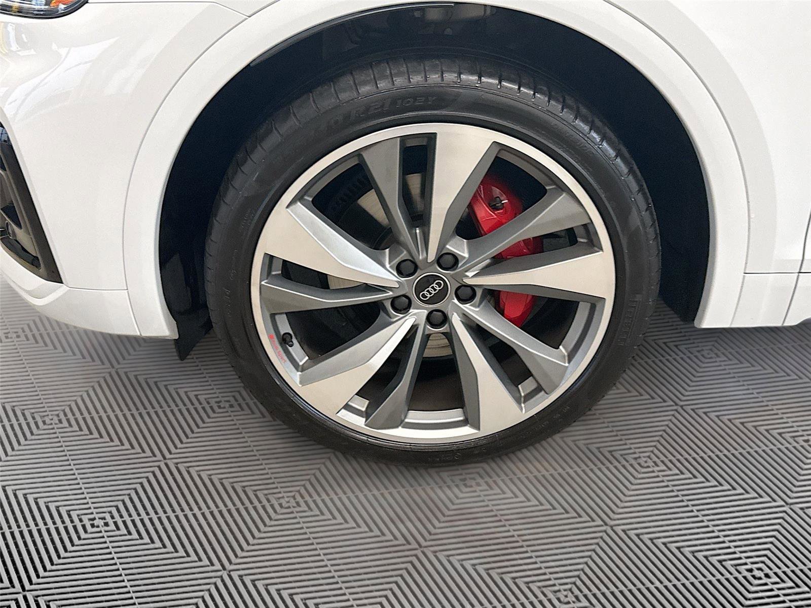 Certified 2024 Audi SQ5 Premium Plus w/ S Sport Package AWD/4WD image 32
