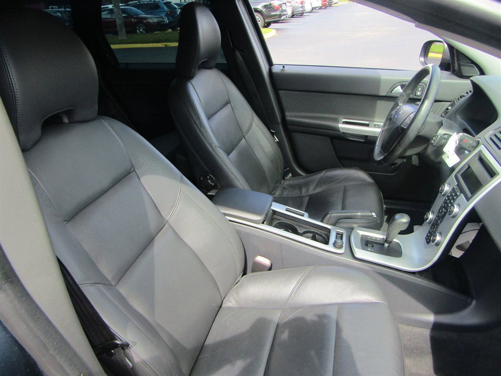 Used 2011 Volvo V50 T5 w/ Preferred Pkg image 5