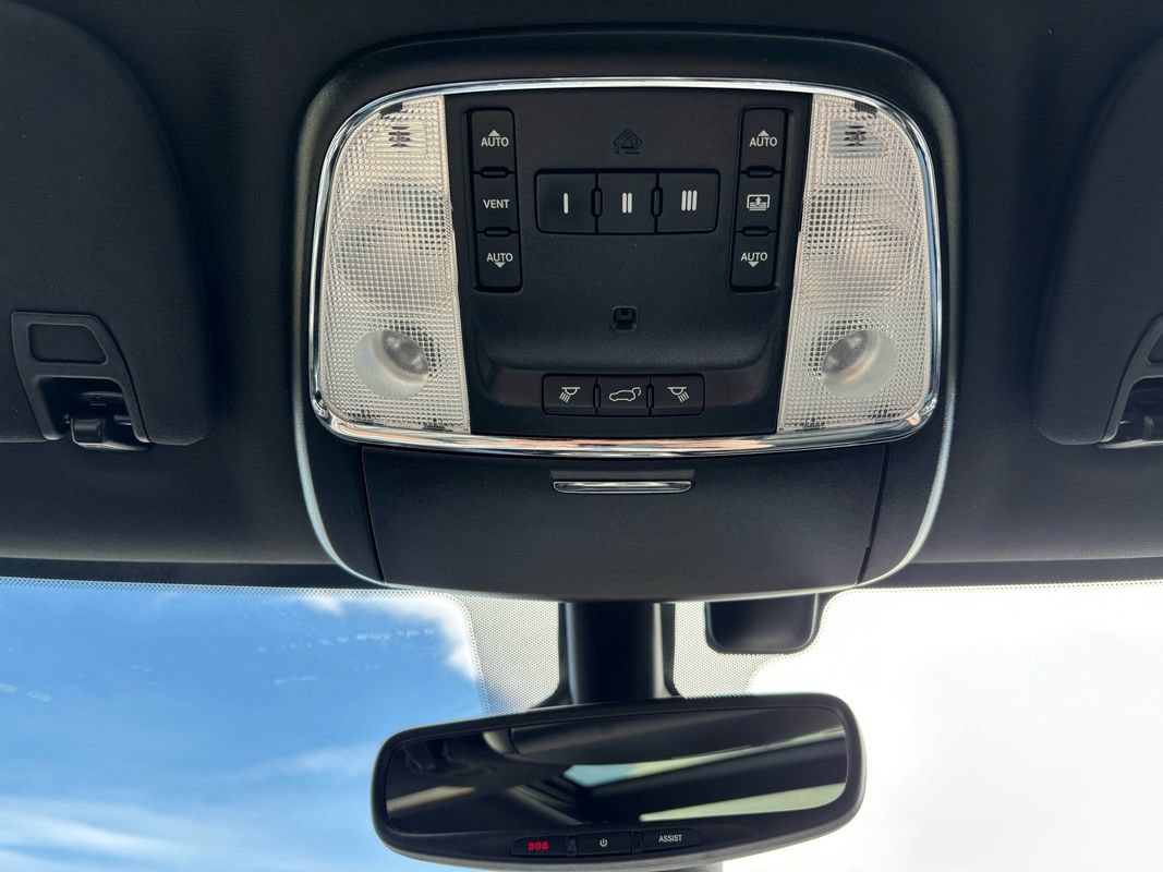 Used 2018 Jeep Grand Cherokee Limited w/ Luxury Group II AWD/4WD image 29