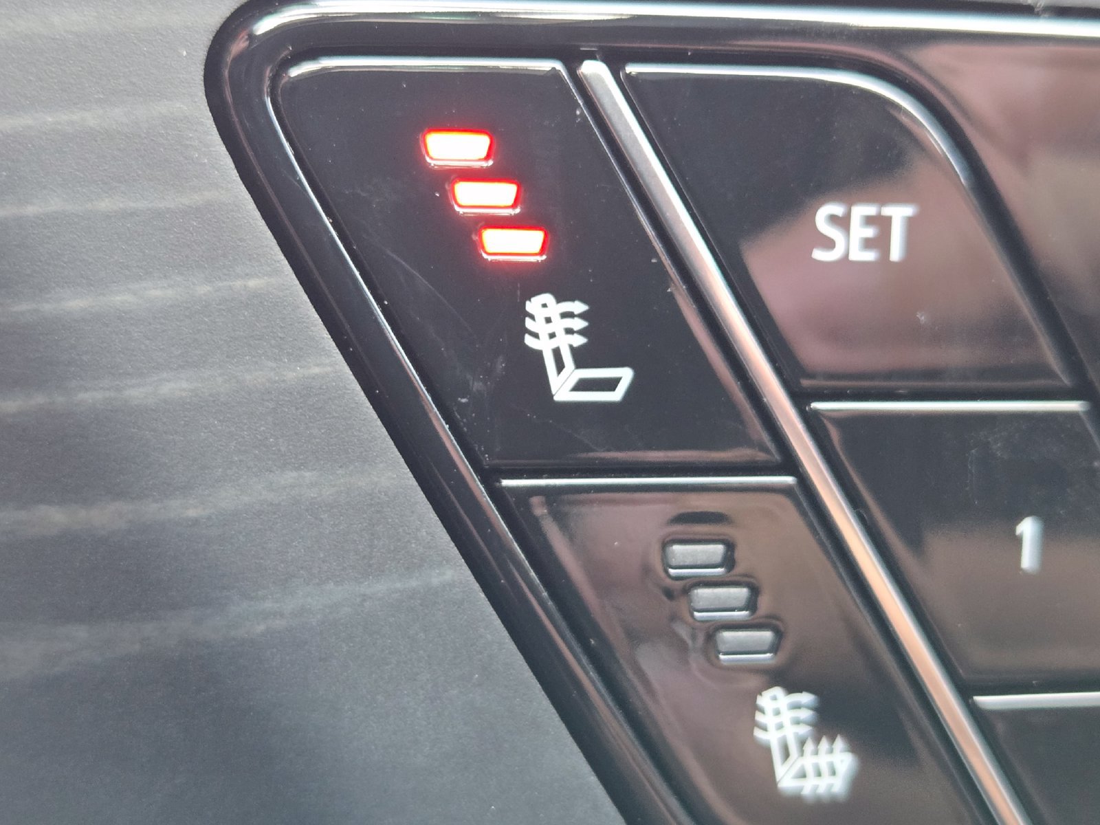 Certified 2024 Cadillac Lyriq Sport AWD/4WD image 4