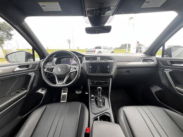 Used 2024 Volkswagen Tiguan SE R-Line FWD image 11