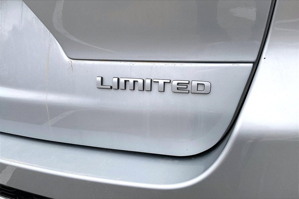 Used 2024 Jeep Grand Cherokee L Limited image 14