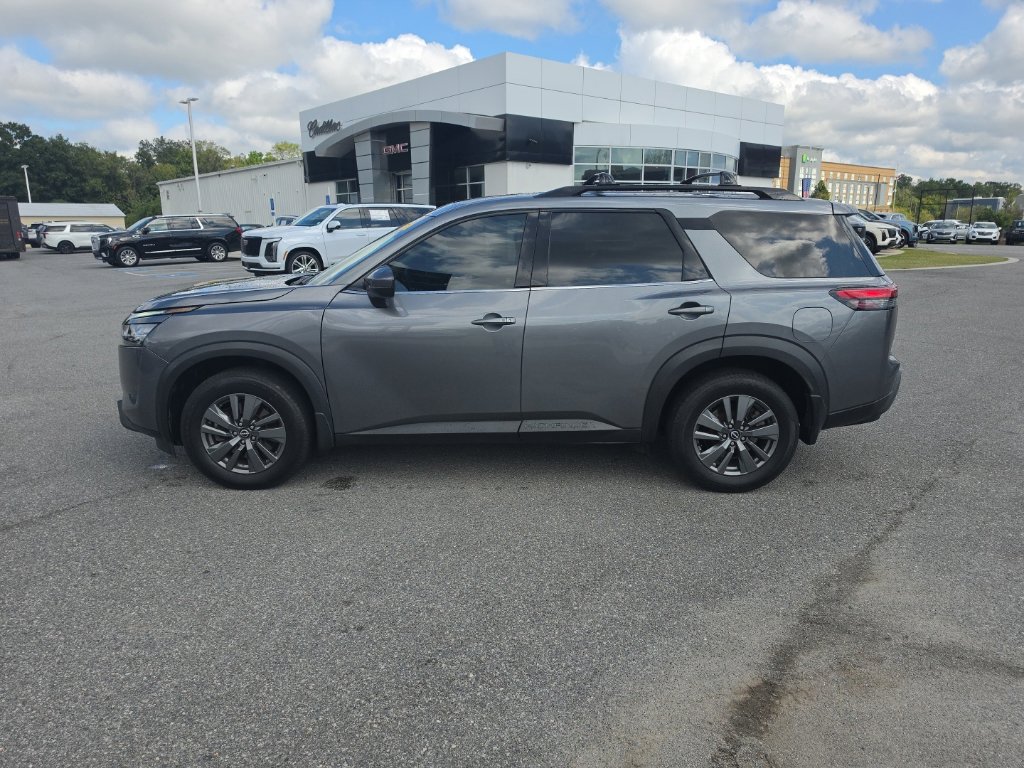 Used 2022 Nissan Pathfinder SV AWD/4WD image 4