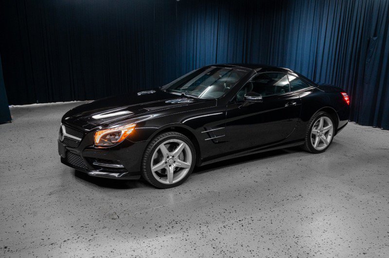 Used 2016 Mercedes-Benz SL 550 image 2