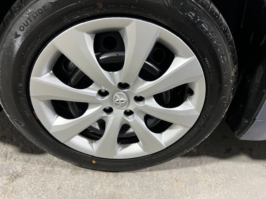 Used 2024 Toyota Corolla LE FWD image 37