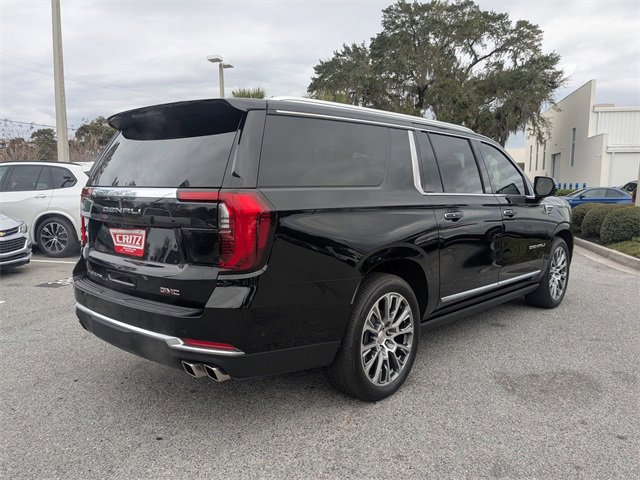 Used 2025 GMC Yukon XL Denali w/ Denali Reserve Package image 5