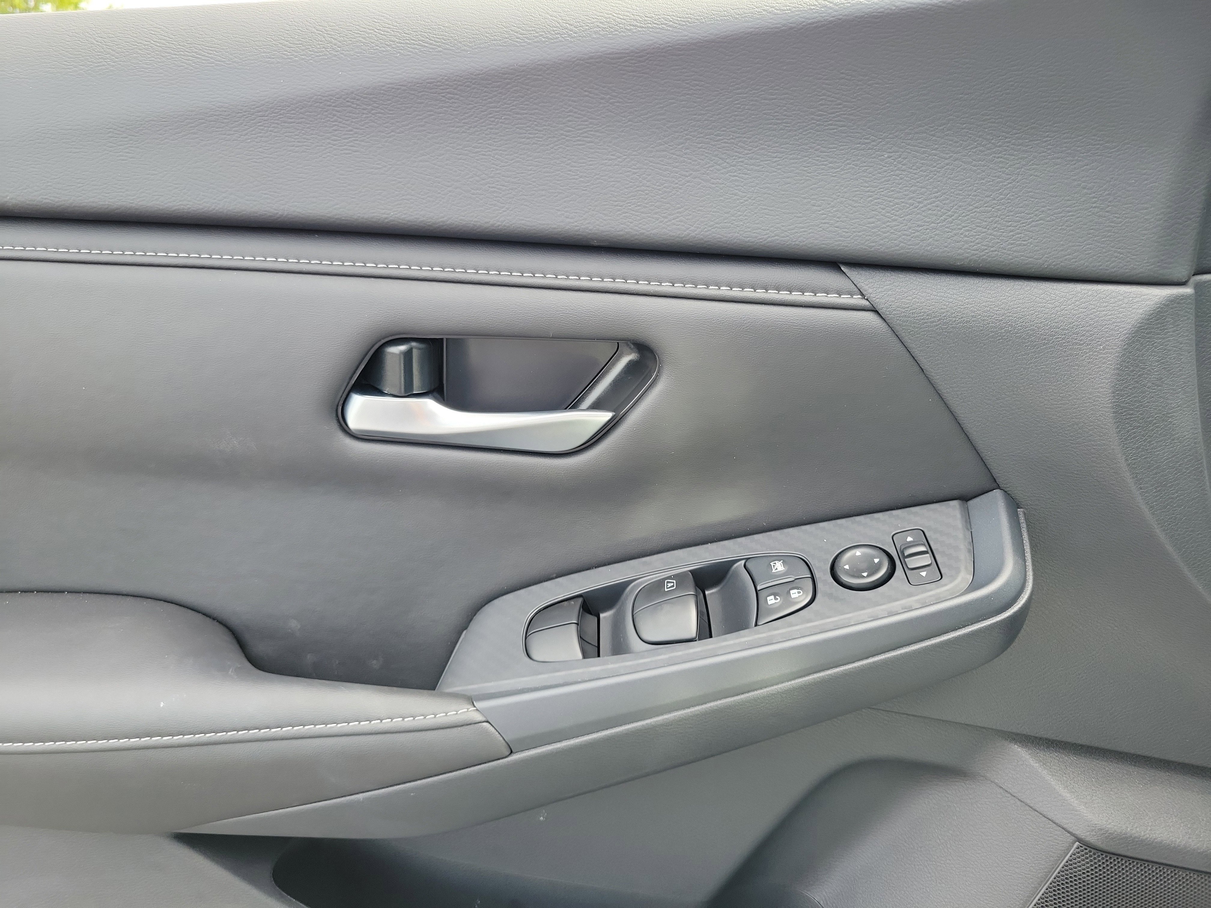 New 2025 Nissan Sentra SV w/ All-Weather Package image 17