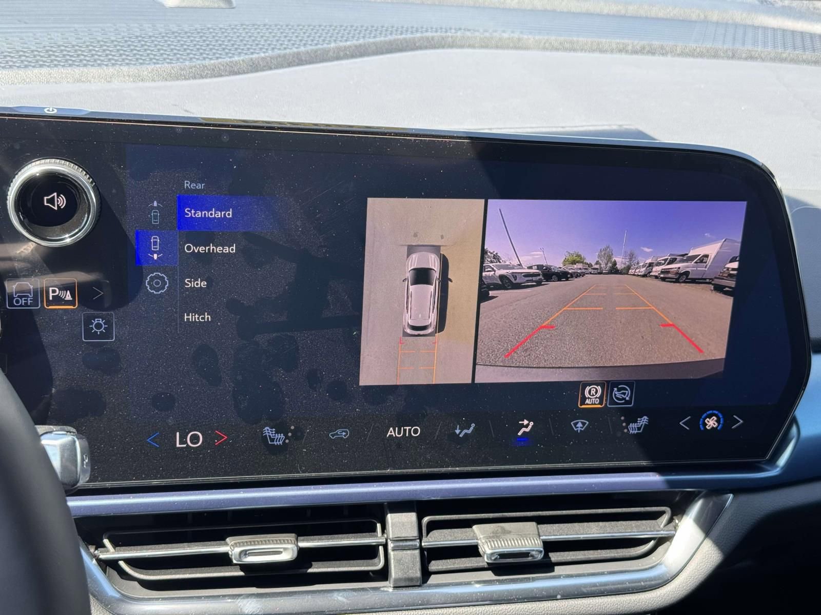 New 2026 Chevrolet Equinox EV LT w/ LPO, Blackout Package FWD image 10