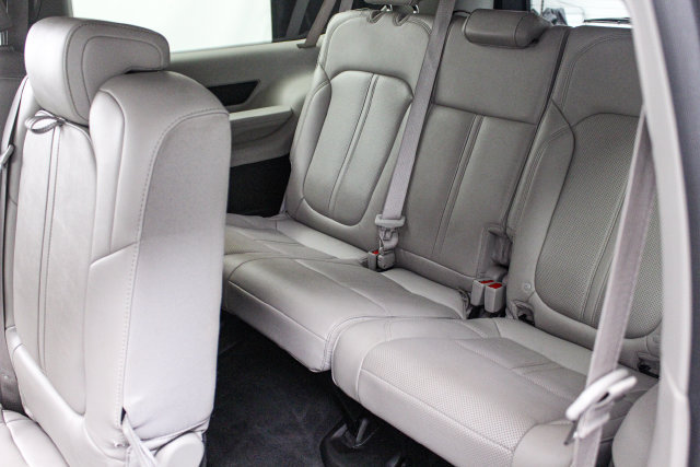 Used 2024 Jeep Wagoneer L Series II w/ Flexible Seating Group RWD image 18