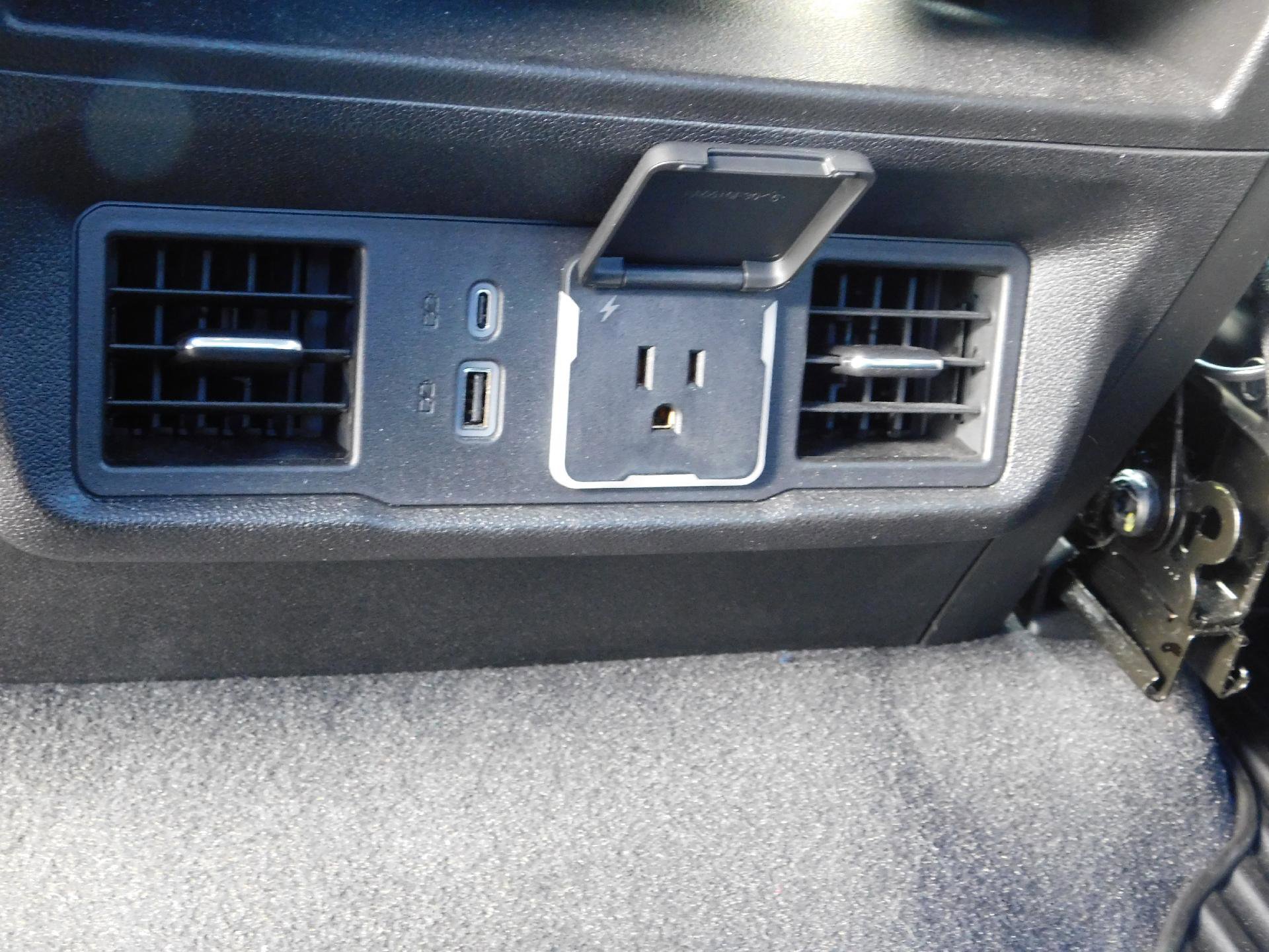 Used 2024 Chevrolet Silverado 1500 LT image 24