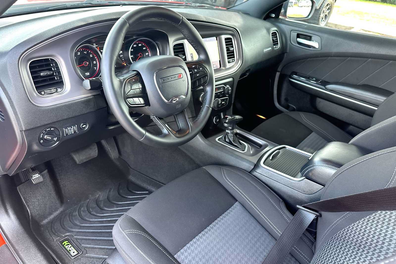 Used 2023 Dodge Charger SXT w/ Blacktop Special Edition AWD/4WD image 18