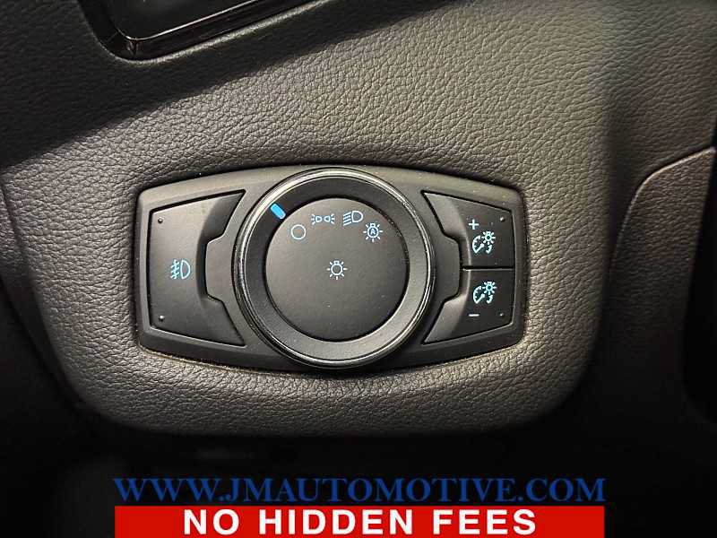 Used 2015 Ford Escape Titanium w/ Equipment Group 301A AWD/4WD image 31