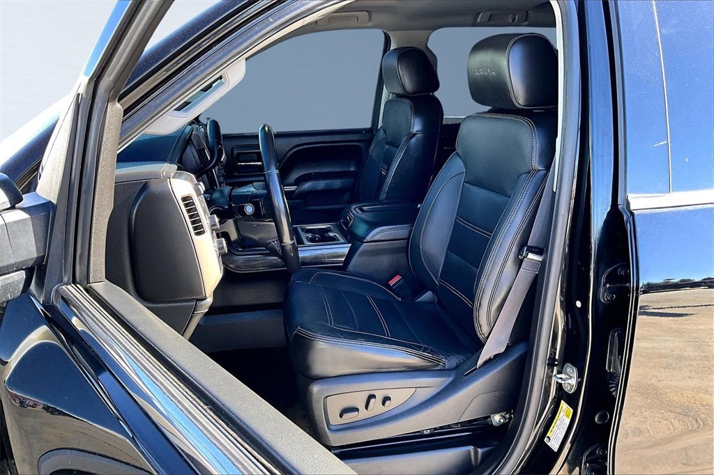 Used 2015 GMC Sierra 2500 Denali w/ Duramax Plus Package image 2