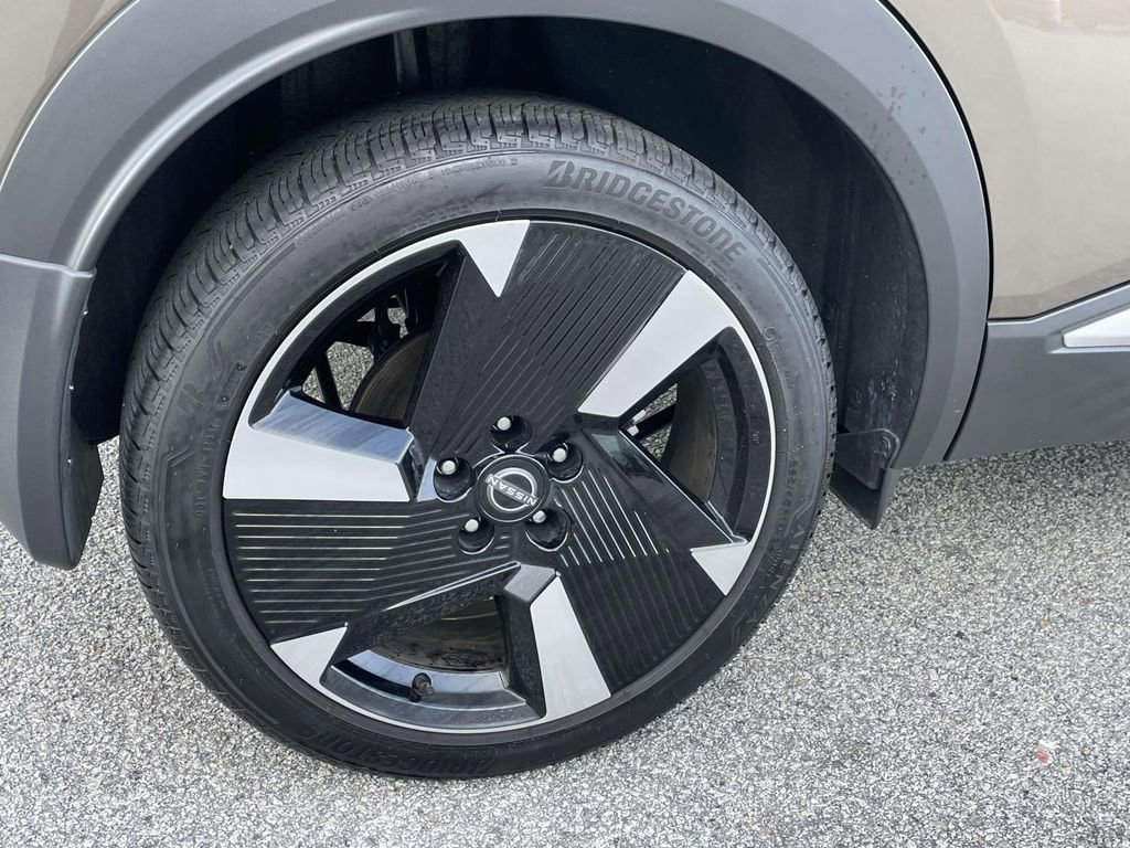 Used 2025 Nissan Kicks SR image 7