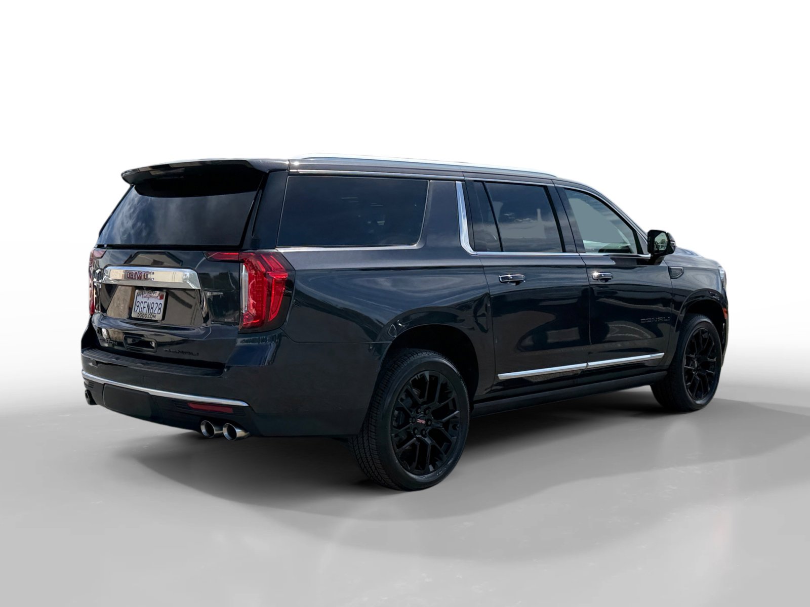 Used 2023 GMC Yukon XL Denali AWD/4WD image 5