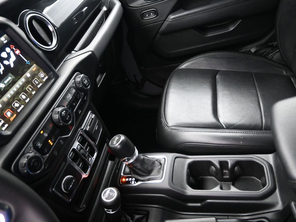 Used 2023 Jeep Wrangler Altitude image 21