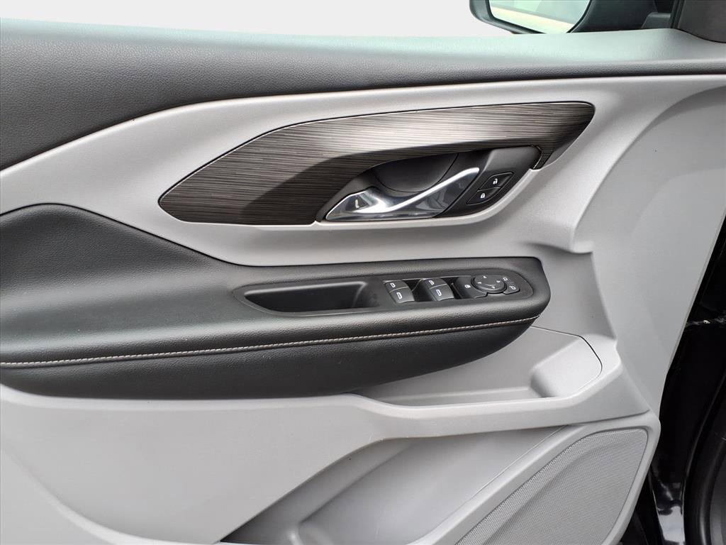 Used 2024 GMC Terrain SLE image 9