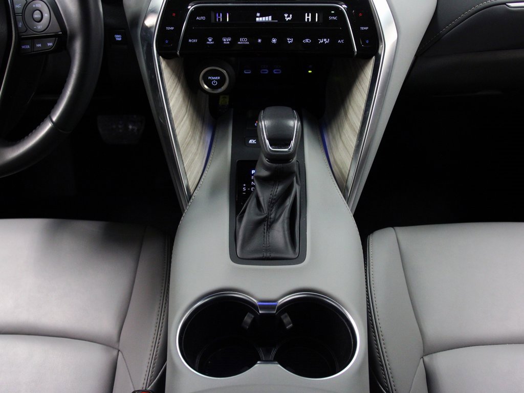 Used 2023 Toyota Venza image 16