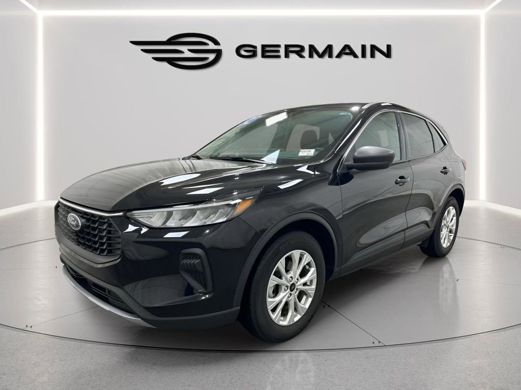 Certified 2024 Ford Escape Active w/ Cold Weather Package image 3