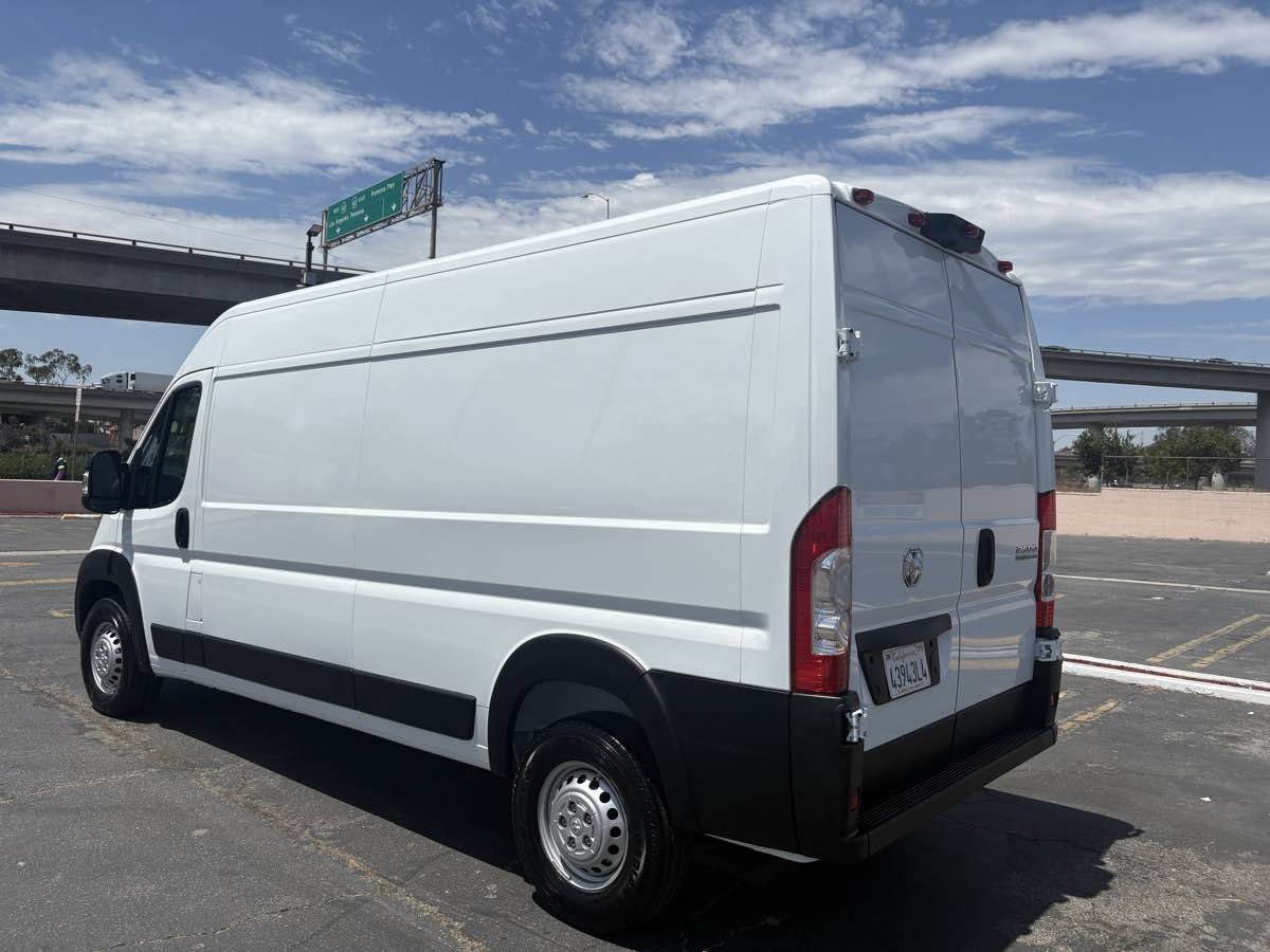 Used 2026 RAM ProMaster 2500 w/ Convenience Group FWD image 9