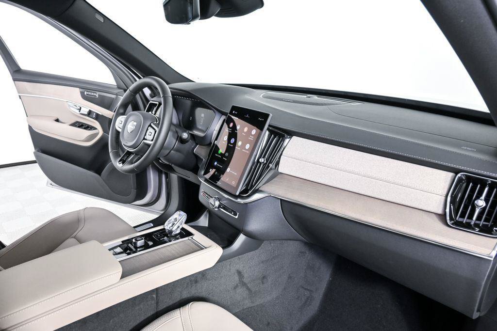 New 2026 Volvo XC90 B6 Plus w/ Protection Package Premier AWD/4WD image 25